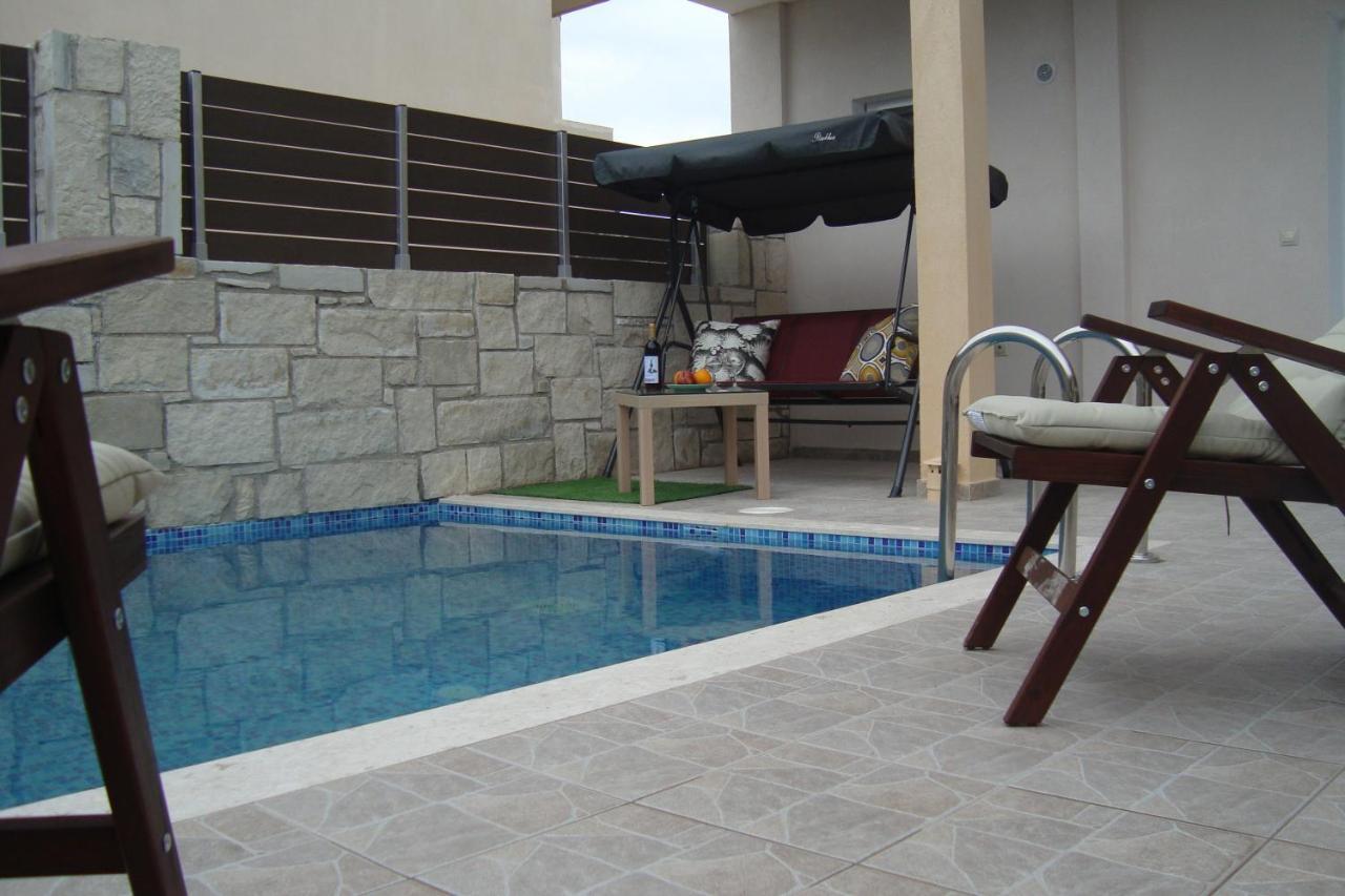“Theeporto” Maisonette With Pool Гуве Экстерьер фото